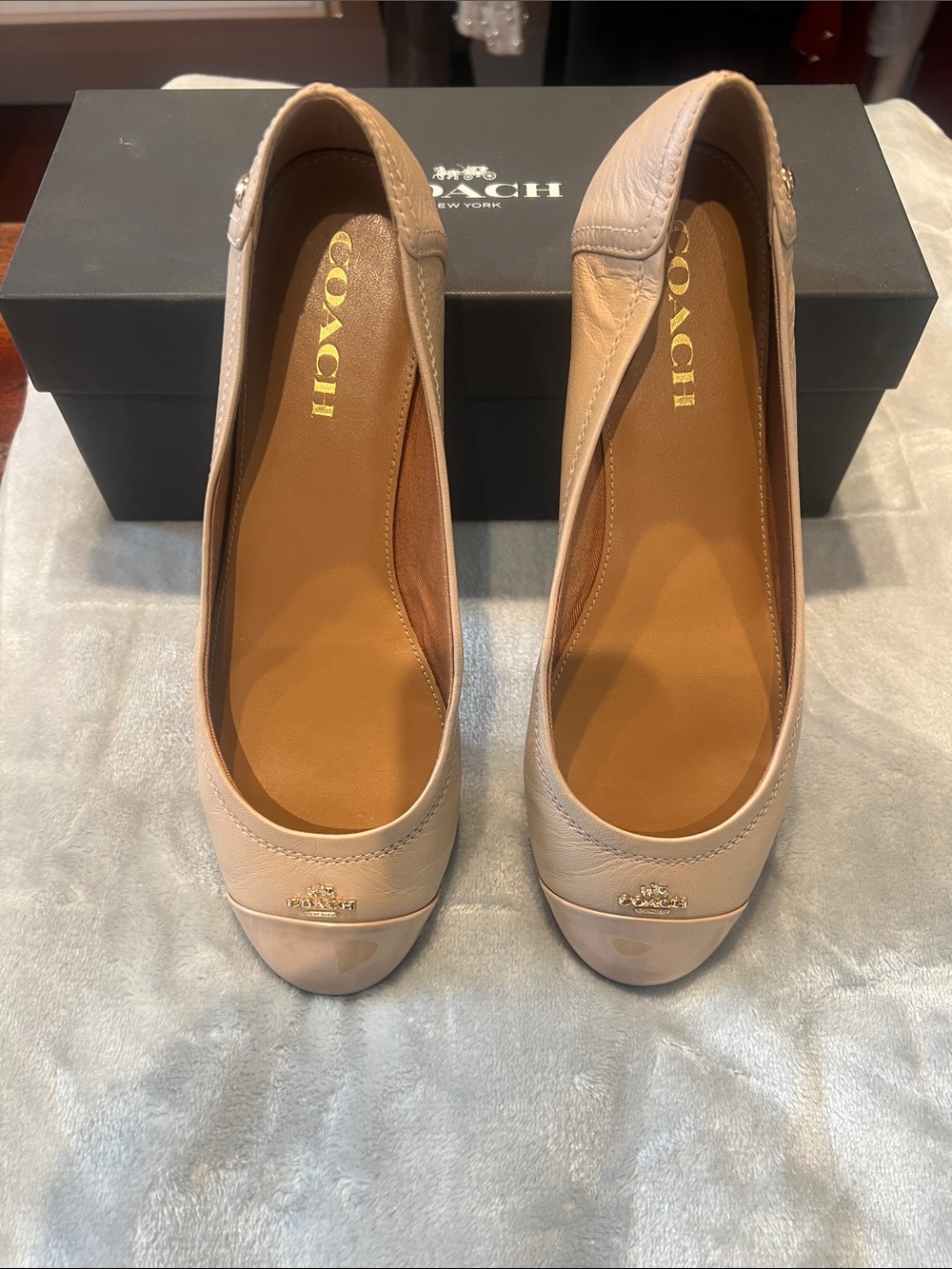 Coach Chelsea Flats – Beechwood Beige (Matte Calf/Patent Mix)
